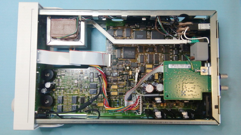 Inside the HP-33120A 15MHz function generator