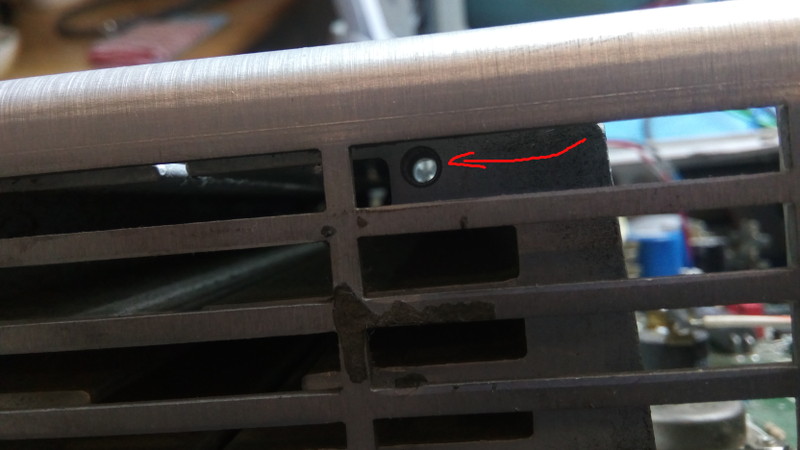 Hewlett-Packard HP-6632A: A well placed and well sized hole for our thermistor