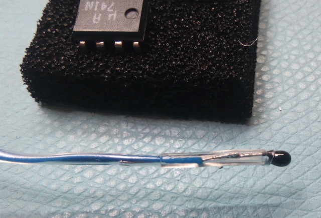 Hewlett-Packard HP-6632A: The tiny NTC thermistor we use for this project
