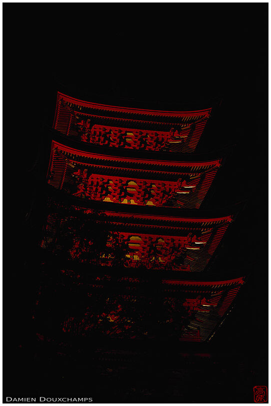 5-storey pagoda at night