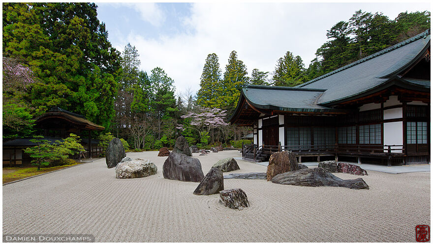 Largest stone garden in Japan (Kongobu-ji 金剛峰寺)