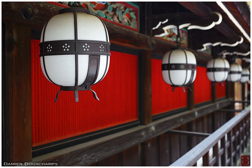 Lanterns around the heart of Kitano Tenmangu (北野天満宮)