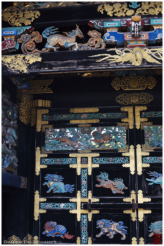Elaborate decorations of the King's gate (Nishi Honganji 西本願寺)