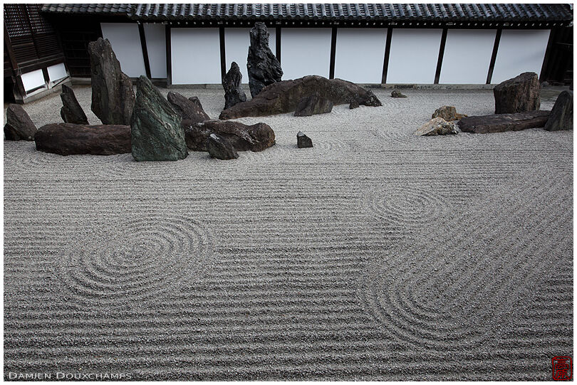 Geometric patterns on sand in Tofuku-ji rock garden
