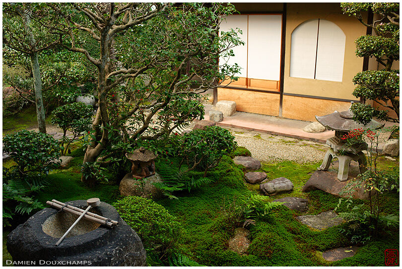 Back garden with tea house, Reiun-in temple
