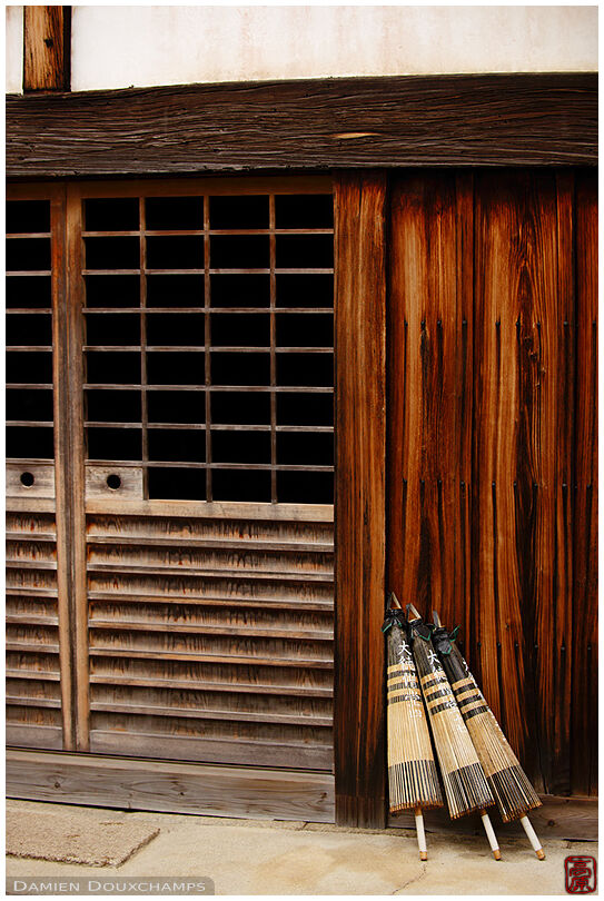 Temple entrance with traditional Japanese umbrellas, Daitoku-ji, Kyoto, Japan
