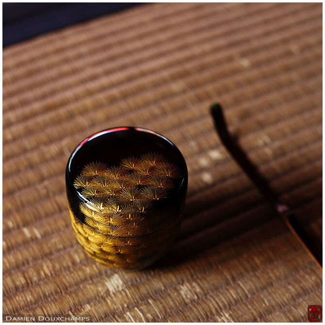 Delicate gold ornament on lacker tea container, Shodensanso, Kyoto, Japan
