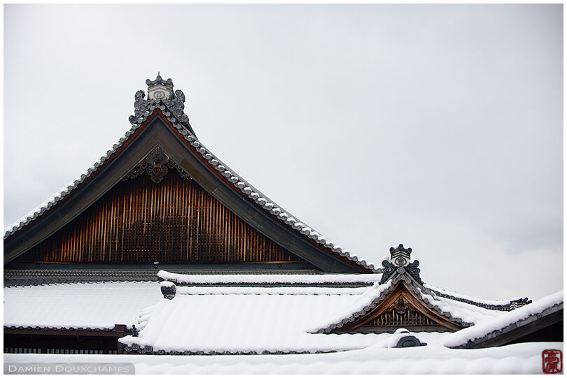 Snow covered roofs in Myoshin-ji temple, Kyoto, Japan