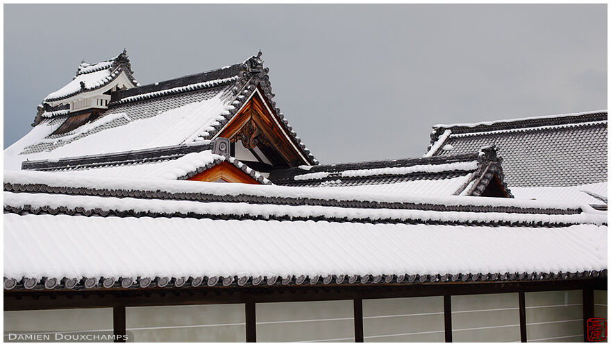 Snow covered roofs, Myoshin-ji temple complex, Kyoto, Japan