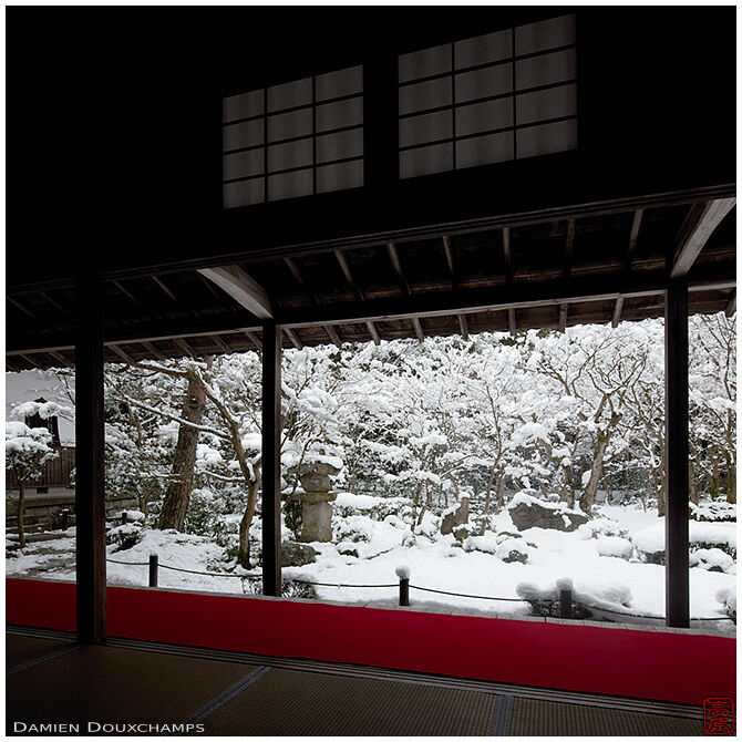 Snow covered zen garden, Enko-ji temple, Kyoto
