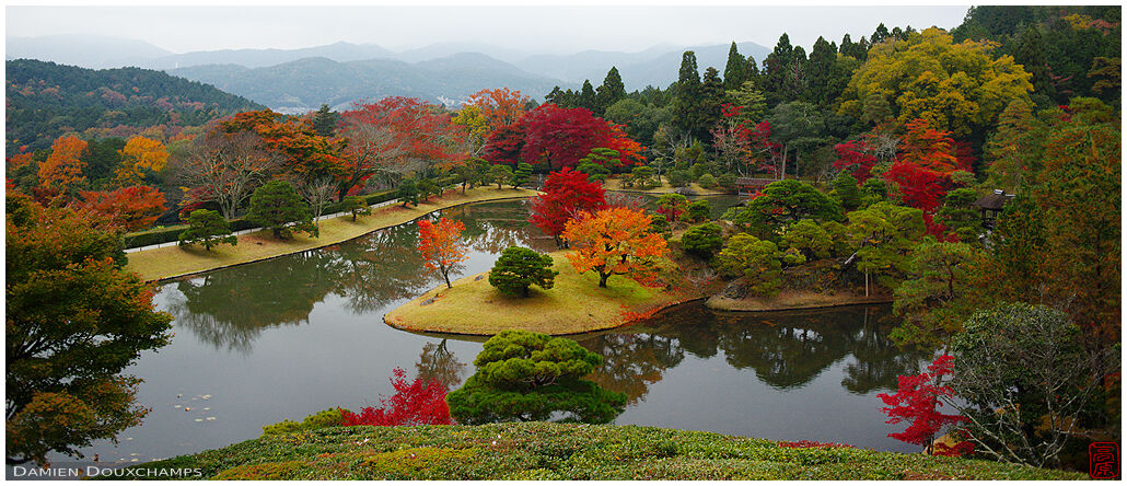 Autumn foliage around the pond of the Shugakuin imperial villa, Kyoto, Japan