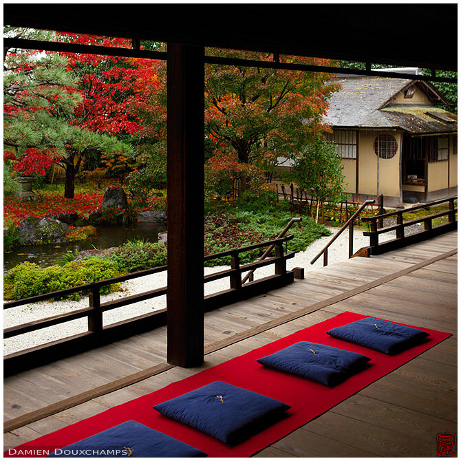 Before meditation, Shodeneigen-in temple, Kyoto