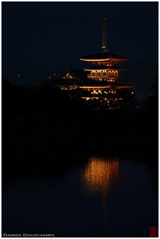 Yakushi-ji after sunset: 19:12