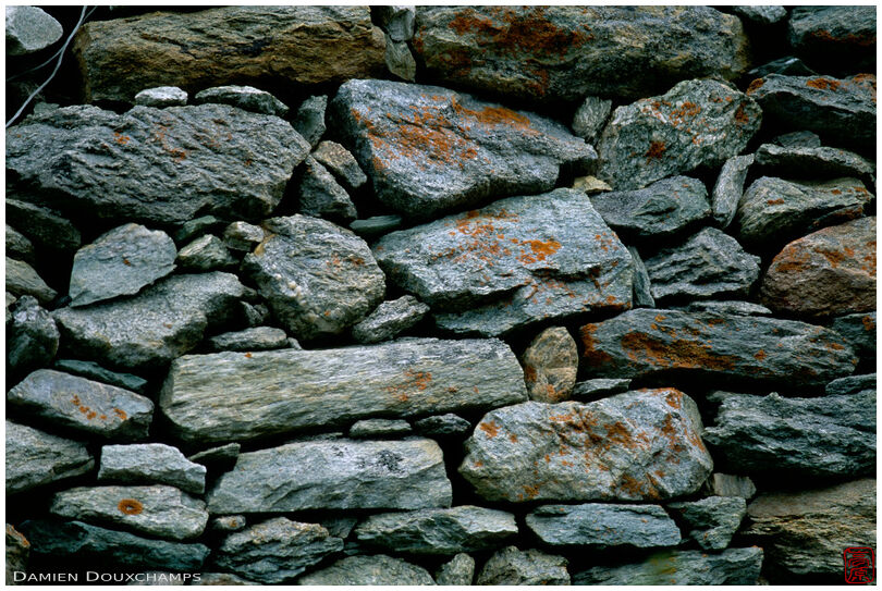 Stone wall in the Alpage de Breona