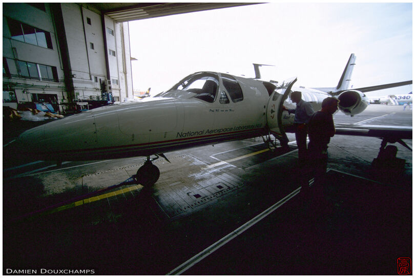 Preparing the test aircraft before the IWAKE flight tests