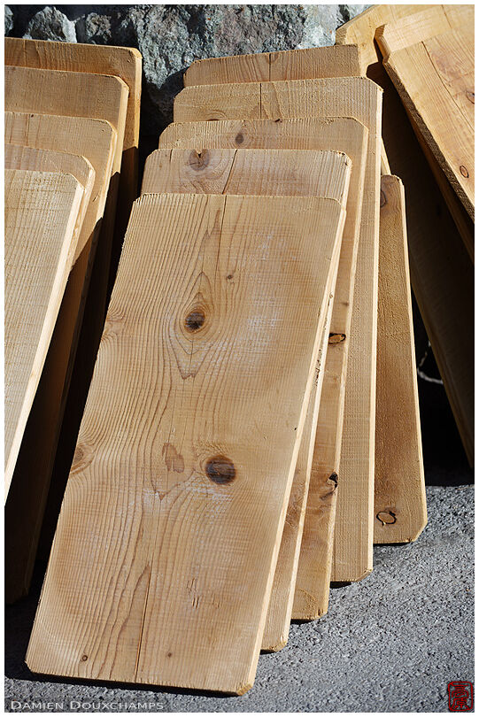 Drying in the sun: wood planks used to store cheese