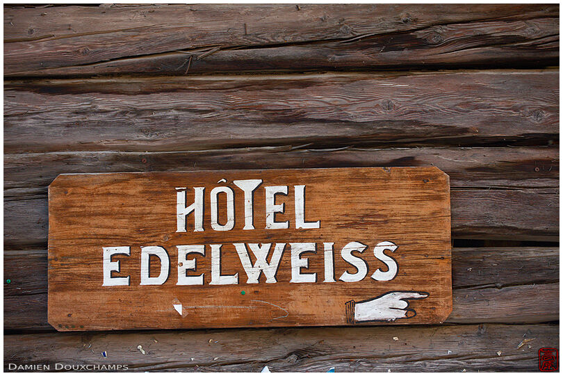 Old hotel sign on an old mazot