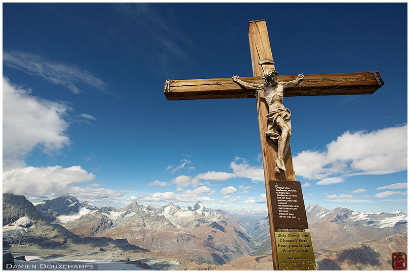 Cross at the summit of the Klein Matterhorn