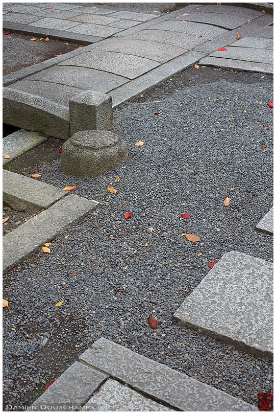 Gravel, stones and red leaves