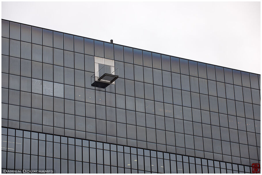 Lone balcony (Kyoto Station 京都駅)