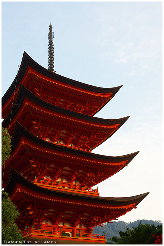Upper sections of the 5-storey pagoda