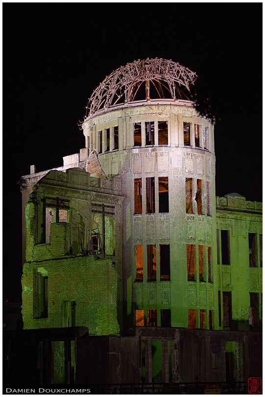 A-Bomb Dome and Peace Park (原爆ドームと広島平和記念公園)