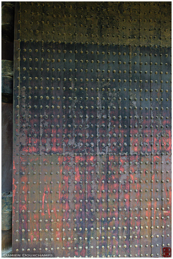 Metal sheets nailed on a fortified door (Himeji Castle 姫路城)