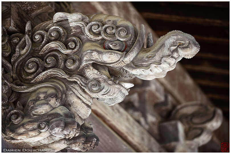Wooden roof ornament (Kongobu-ji 金剛峰寺)