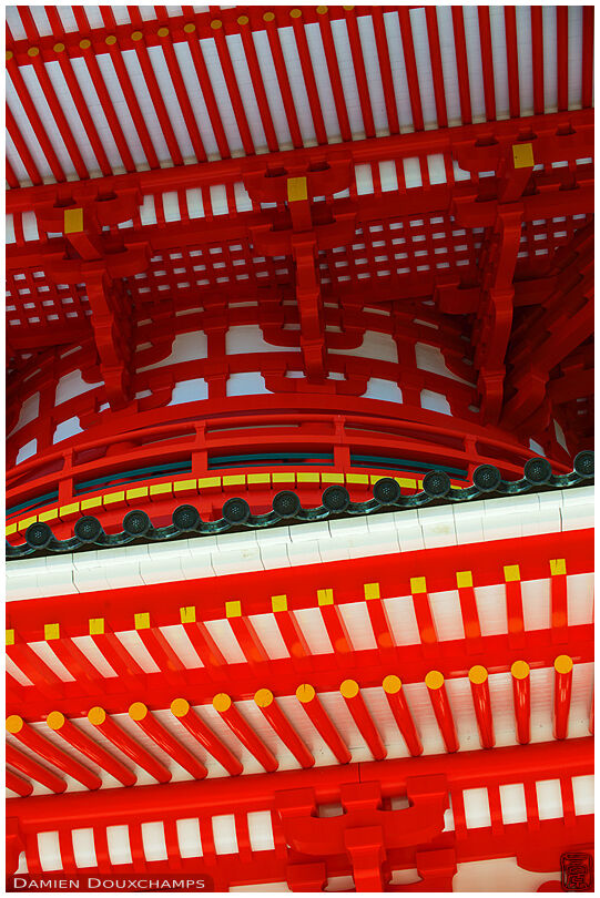 Detail of pagoda structural woodwork (Danjogaran 壇上伽藍)