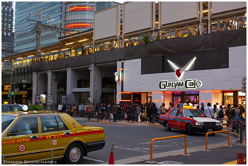 Gundam themed cafe under Akihabara station