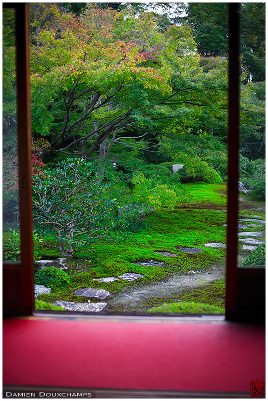 Unryu-in (雲竜院) zen garden in early fall
