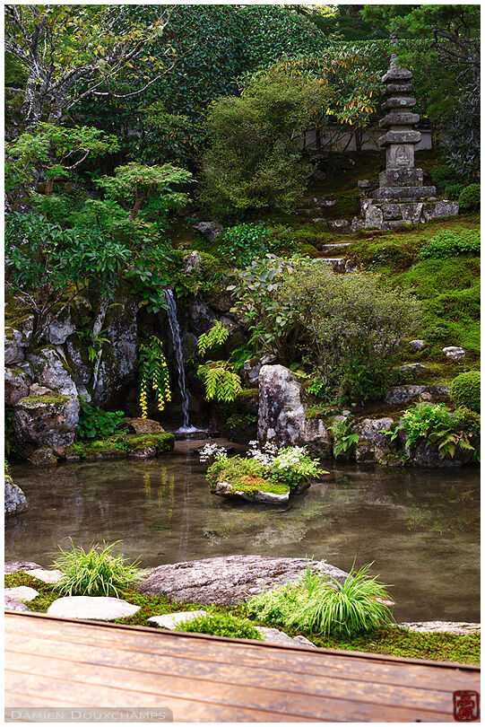 Zen garden with waterfall, Jikko-in (実光院)