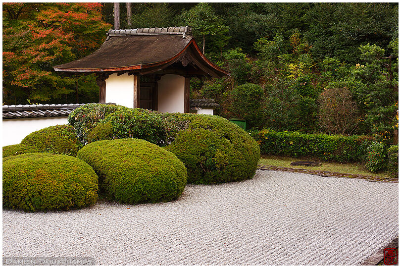 Zen garden gate (Shoden-ji 正伝寺)