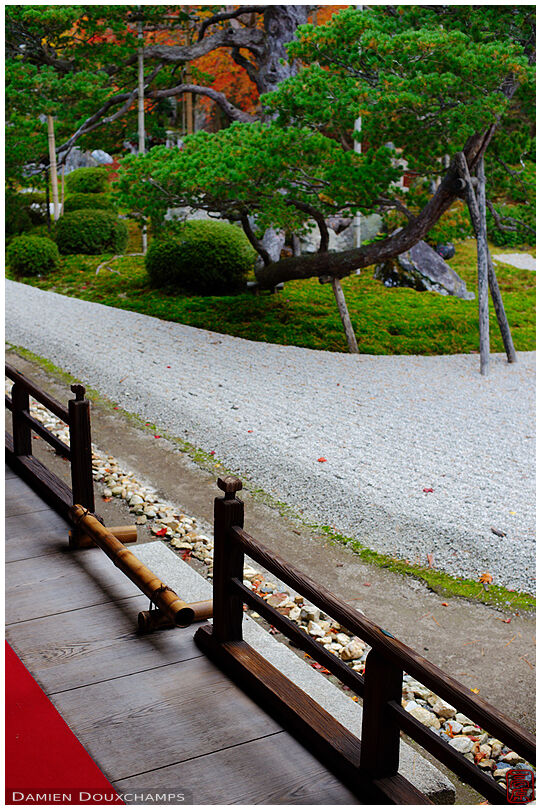 Terrace on zen garden (Manshuin Monzeki 曼殊院門跡)