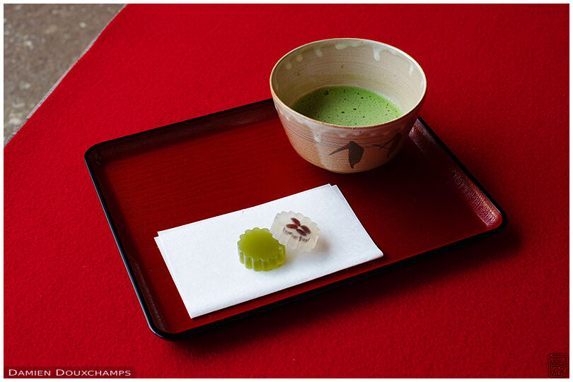 Japanese sweets and green tea (Manshuin Monzeki 曼殊院門跡)
