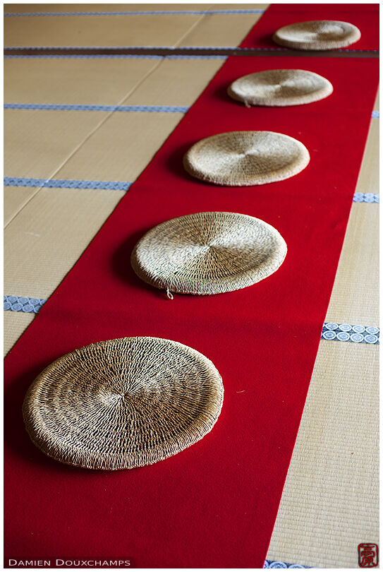 Meditation matts (Myouman-ji 妙満寺)