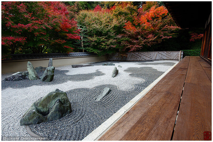 Terrace and zen garden (Ryougin-an 龍吟庵)