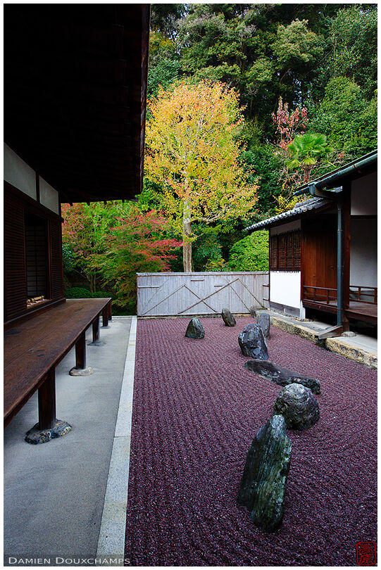 Inner rock garden (Ryougin-an 龍吟庵)
