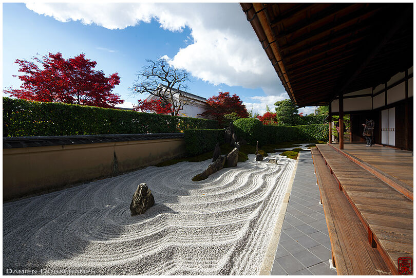 Zen temple with rock garden (Zuihou-in 瑞峯院)