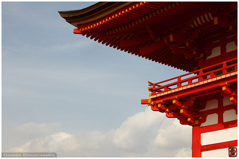 Temple gate balcony (Kiyomizu-dera 清水寺)