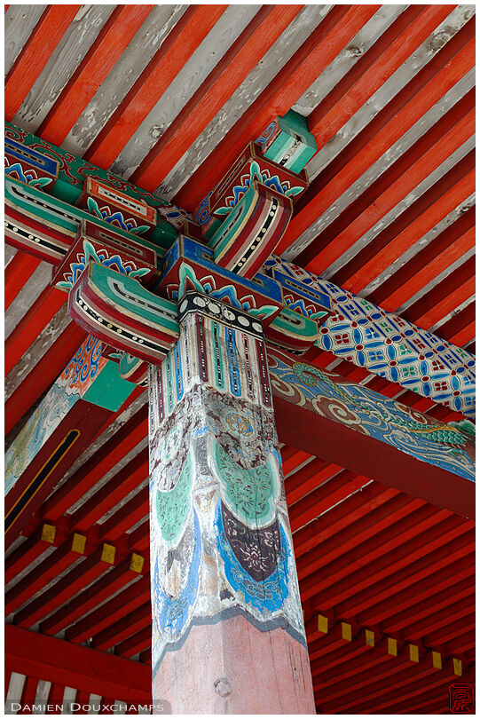 Painted woodwork around main hall pillar, Rokuhara Mitsui-dera temple