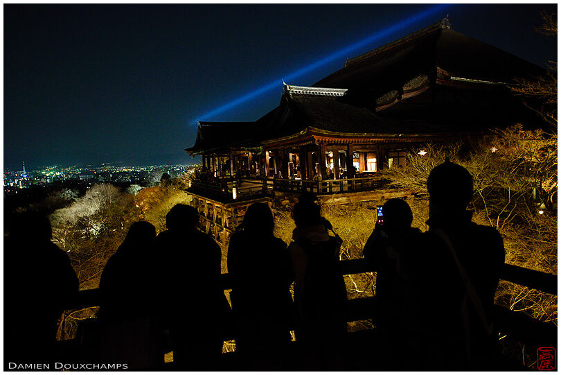 Watching Kiyomizudera's terrace at night