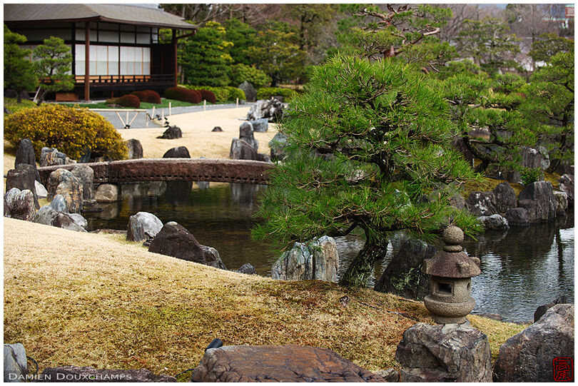 Stone lantern and stone bridge in Nijo-jo castle gardens