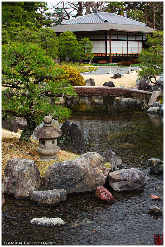 Stone lantern and pond in Nijo-jo gardens