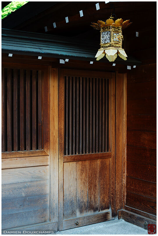 Golden lantern in Kushida shrine