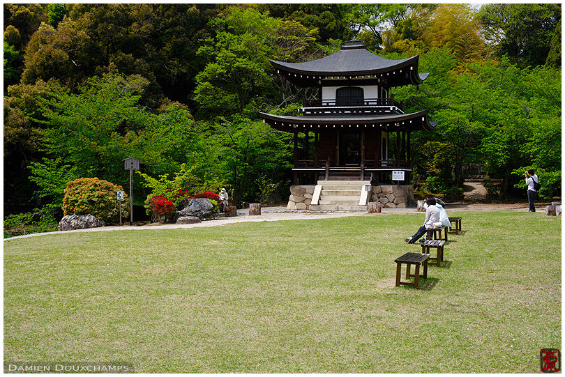 Kaju-ji temple grounds and small pagoda