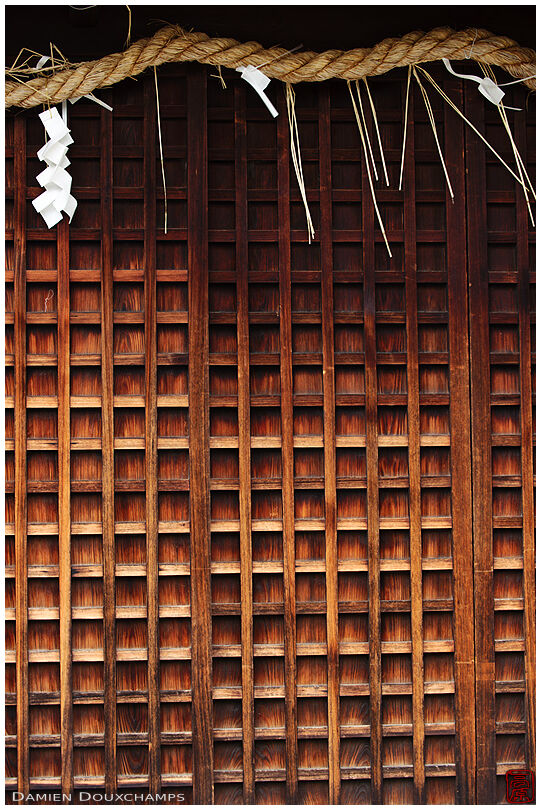 Closed wooden sliding doors, Rokujo shrine
