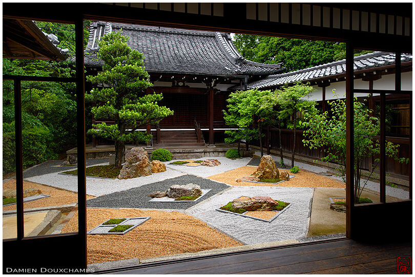 A modern courtyard zen garden, Shinyo-do temple
