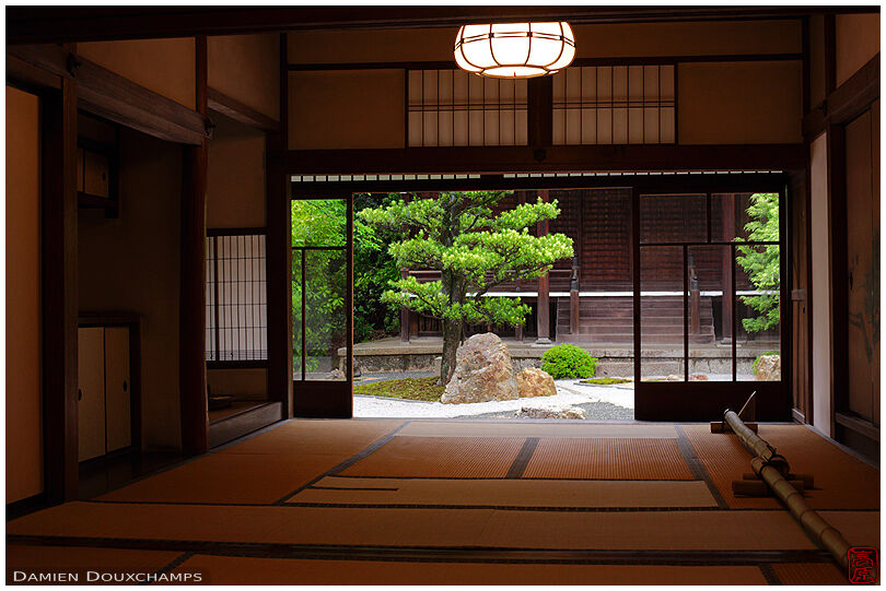 Traditional Japanese room with view on zen garden, Shinyo-do temple (1/2)