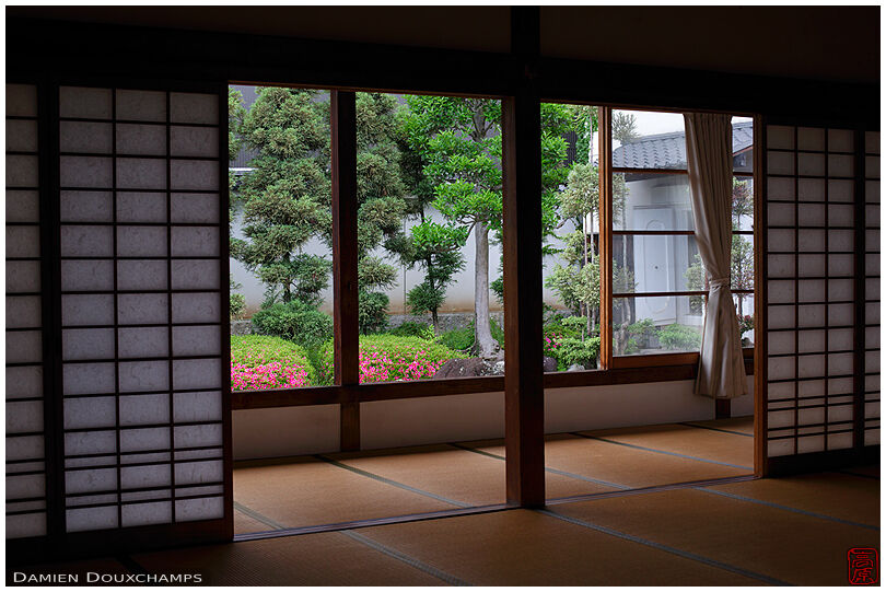Traditional Japanese room with open shoji, Myoren-ji temple